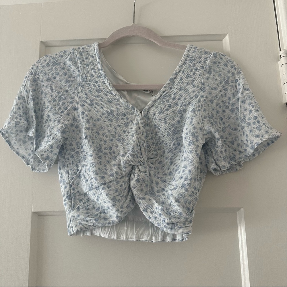 Abercrombie & Fitch Floral Knot-Front Flutter Sleeve Crop Top XS EUC - Picture 4 of 12